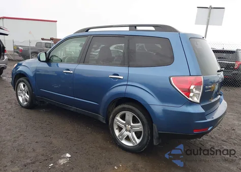 2010 Subaru Forester 2.5X Premium из США, поврежденный, VIN JF2SH6CC4AH738415